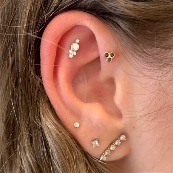 Rose gold and black diamond flat back stud earring - Picture 3 of 3